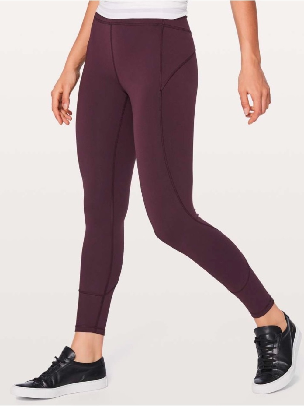 Lululemon In Movement 7/8 Tight *Everlux 25"
Black Cherry